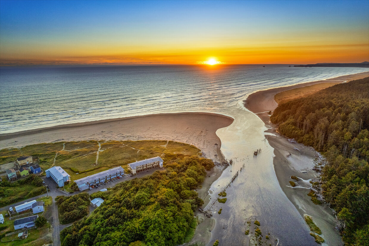 Hi-Tide Resort — Aerial Overview