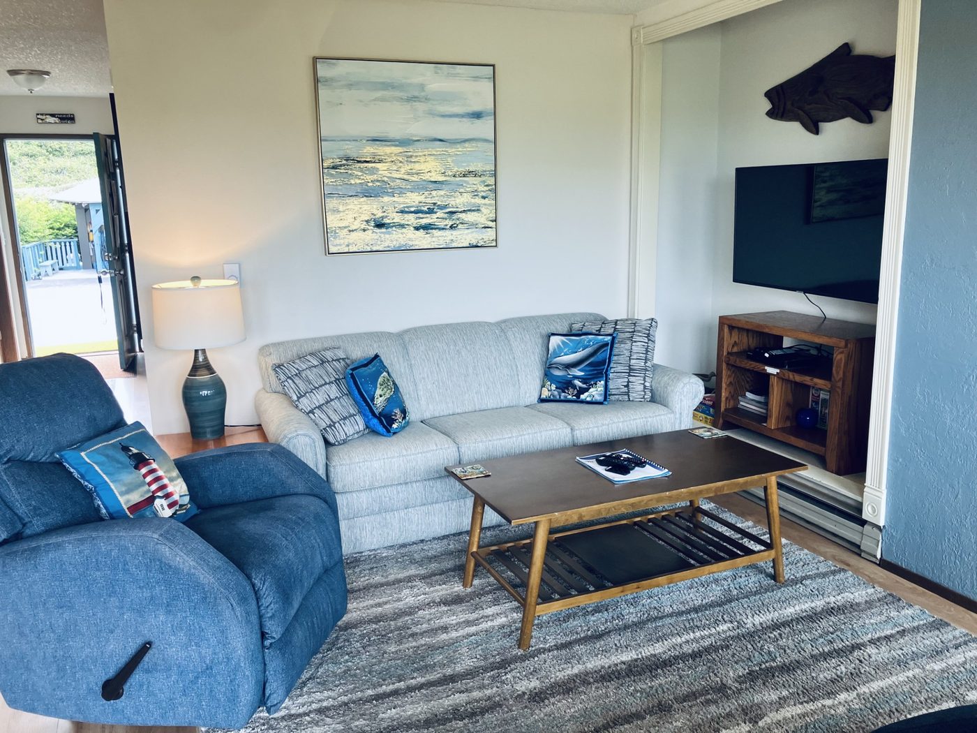 Living room in Unit 01 at Hi-Tide Resort